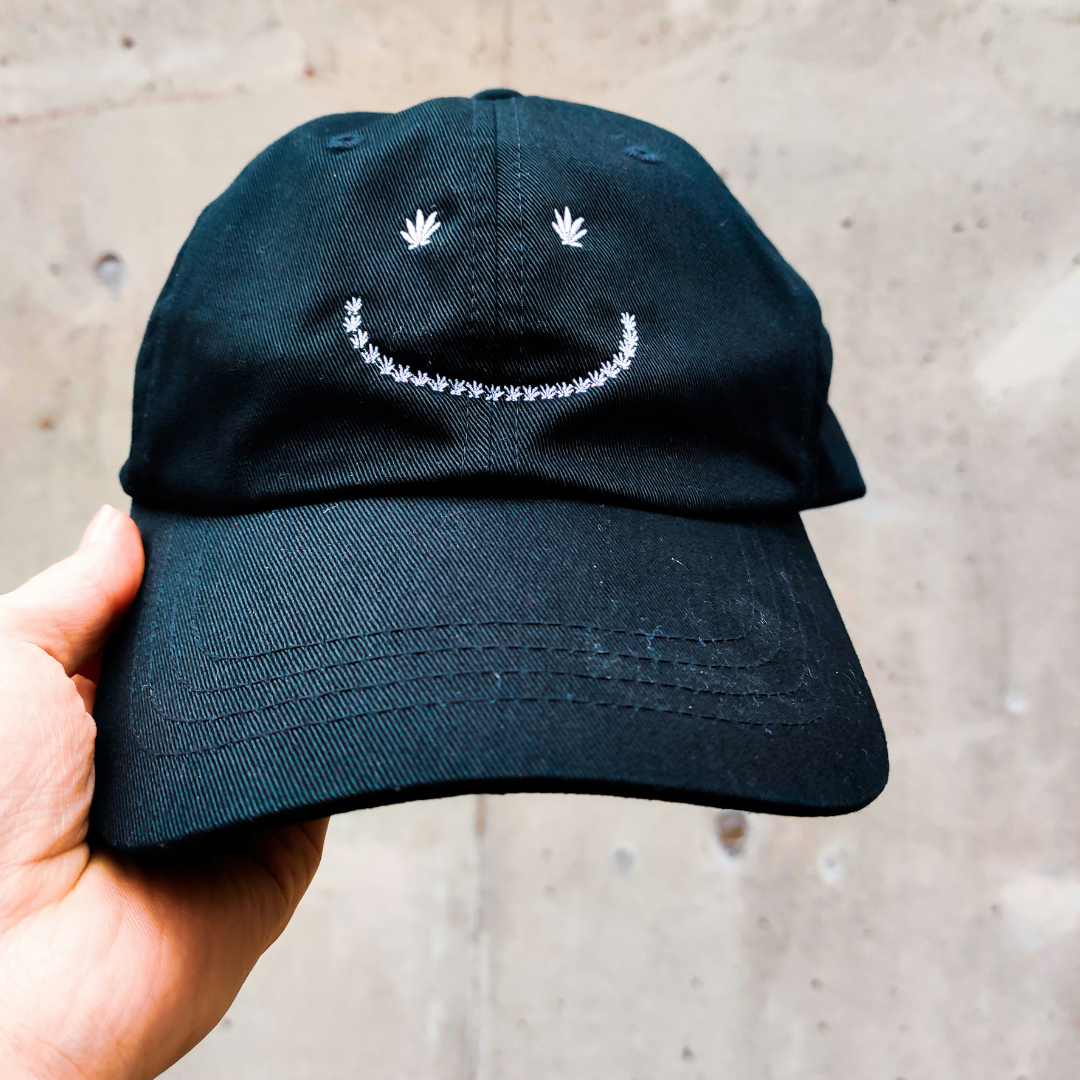 L’histoire de la casquette : De l’accessoire fonctionnel au symbole de style mondial